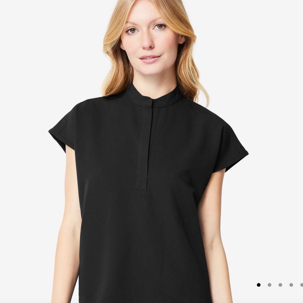 Black Figs Rafaela Scrub Top Small BNWT